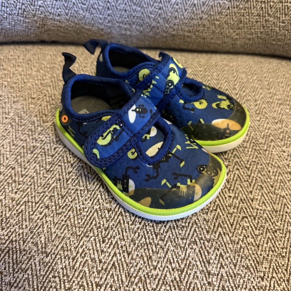 Bogs Kicker Strap Kids Boys 6 Blue Green Robot Print‎ Hook & Loop Sneaker Shoes